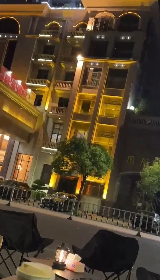 Tòa nhà hot nhất lúc này, cân nhắc khi xem
